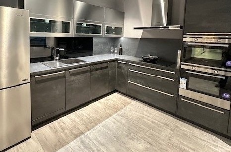 Šedá kuchyňská linka L