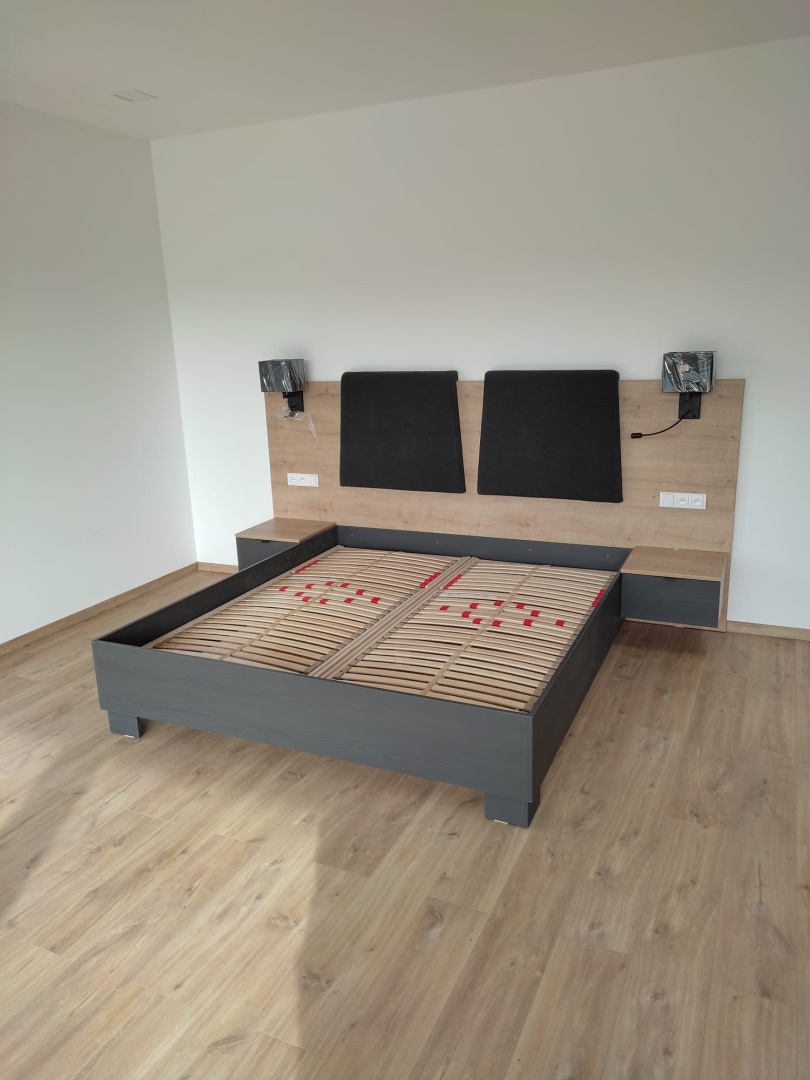 Ložnice s dvojlůžkem