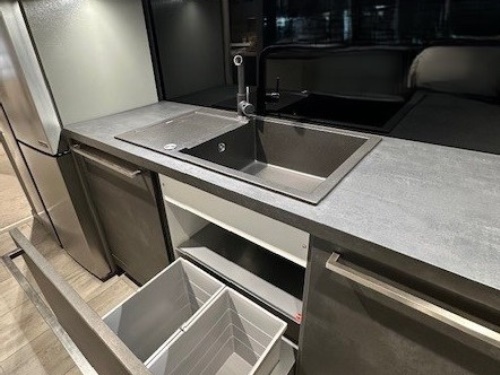 Šedá kuchyňská linka L